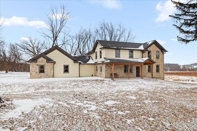 W3940 Campbell DRIVE, Campbellsport, WI 53010