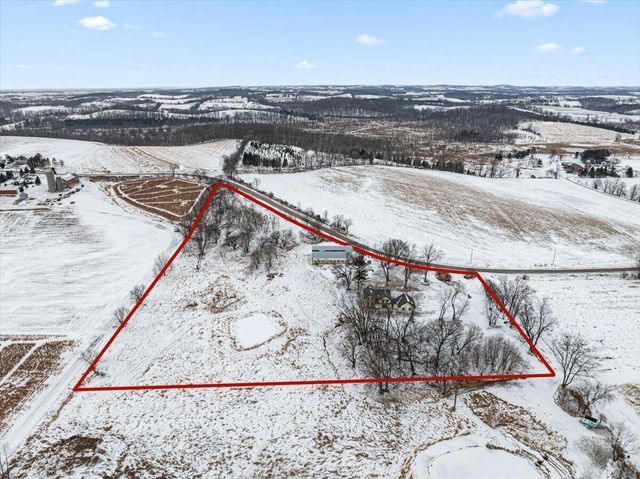 W3940 Campbell DRIVE, Campbellsport, WI 53010