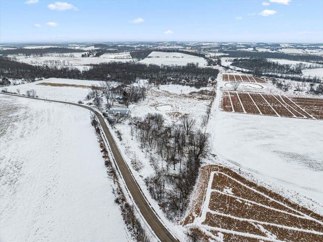 W3940 Campbell DRIVE, Campbellsport, WI 53010