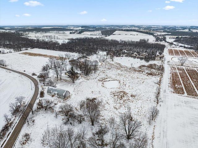 W3940 Campbell DRIVE, Campbellsport, WI 53010