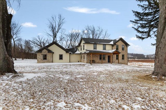 W3940 Campbell DRIVE, Campbellsport, WI 53010