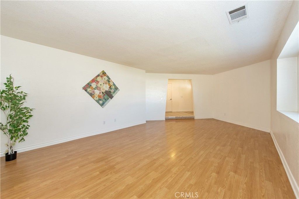 Image 4 of property listing at 12685 Pinehurst, Victorville, CA 92395