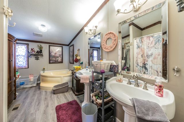 104 W Jefferson Street, Rice, TX 75155