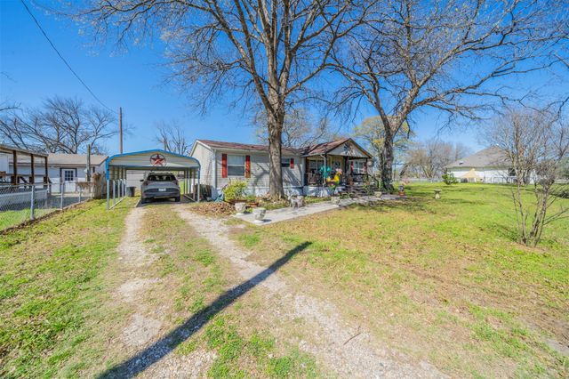 104 W Jefferson Street, Rice, TX 75155