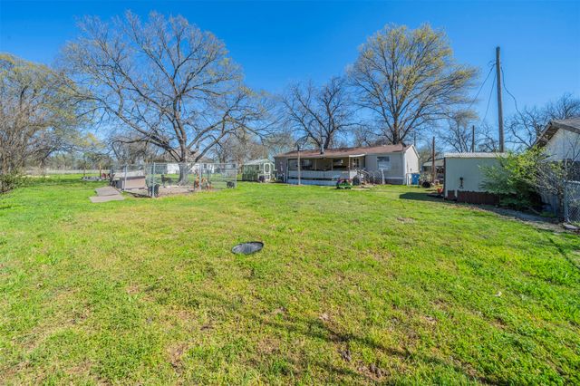 104 W Jefferson Street, Rice, TX 75155
