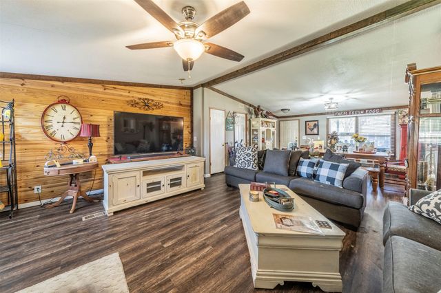 104 W Jefferson Street, Rice, TX 75155