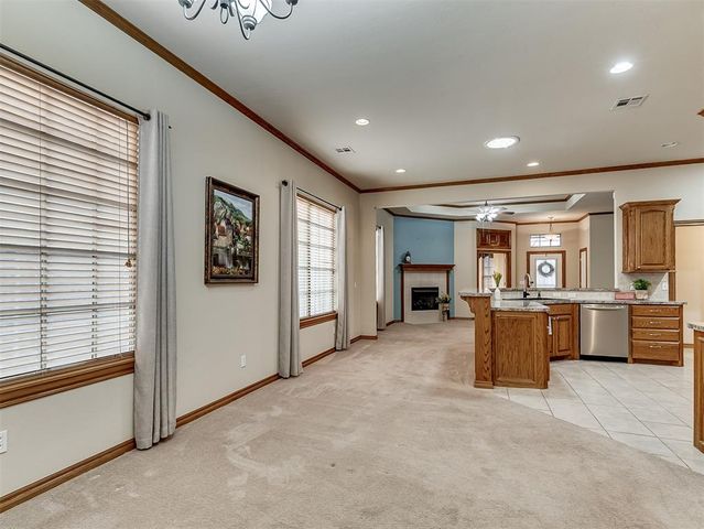 126 Stone Hollow Crossing, Midwest City, OK 73130
