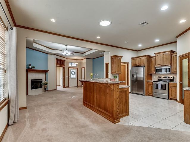 126 Stone Hollow Crossing, Midwest City, OK 73130