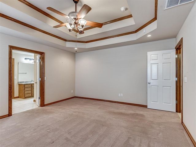 126 Stone Hollow Crossing, Midwest City, OK 73130
