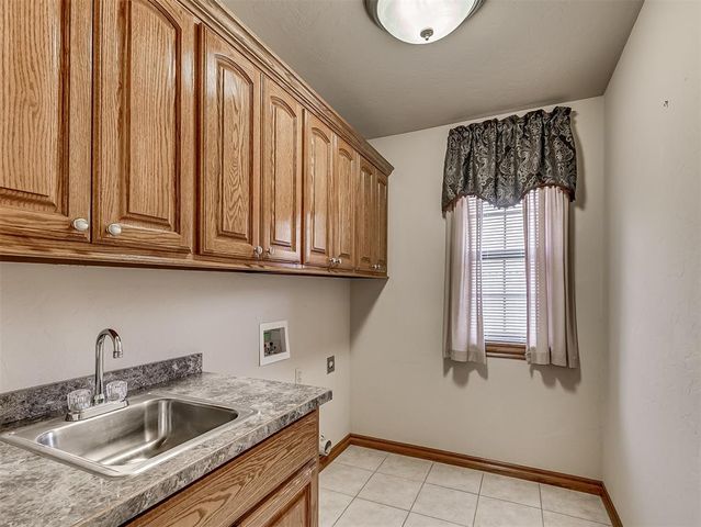 126 Stone Hollow Crossing, Midwest City, OK 73130