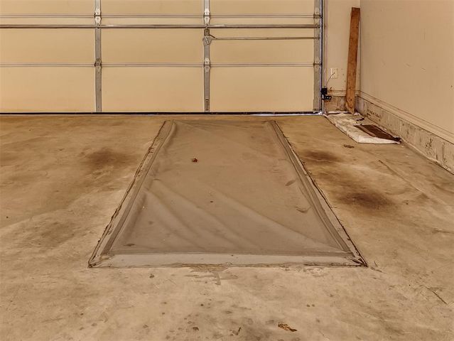 126 Stone Hollow Crossing, Midwest City, OK 73130