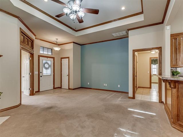 126 Stone Hollow Crossing, Midwest City, OK 73130