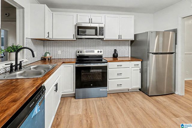 1220 26TH AVENUE N, Hueytown, AL 35023