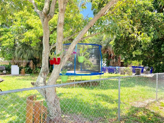 2325 N 25th Ave 2325, Hollywood, FL 33020