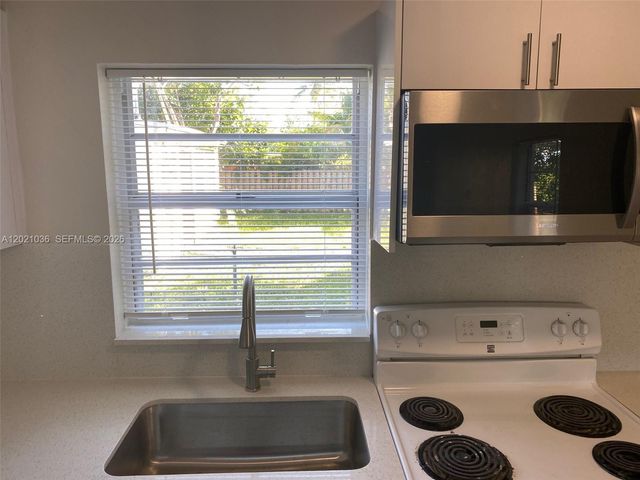 2325 N 25th Ave 2325, Hollywood, FL 33020