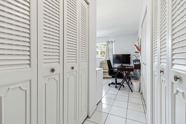 1024 SE 5th Avenue 107, Dania Beach, FL 33004