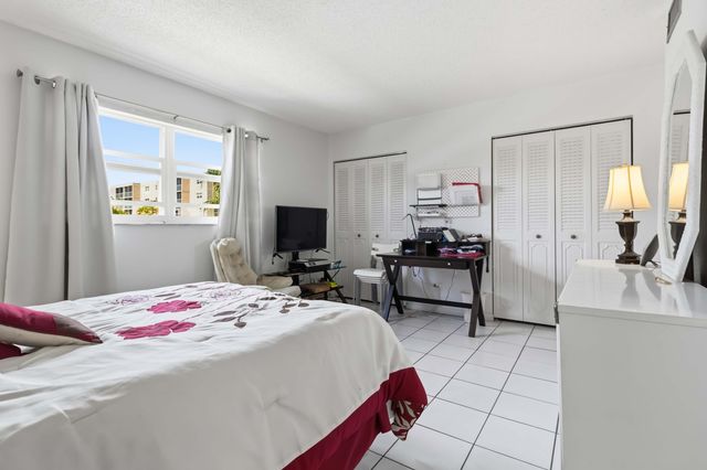 1024 SE 5th Avenue 107, Dania Beach, FL 33004