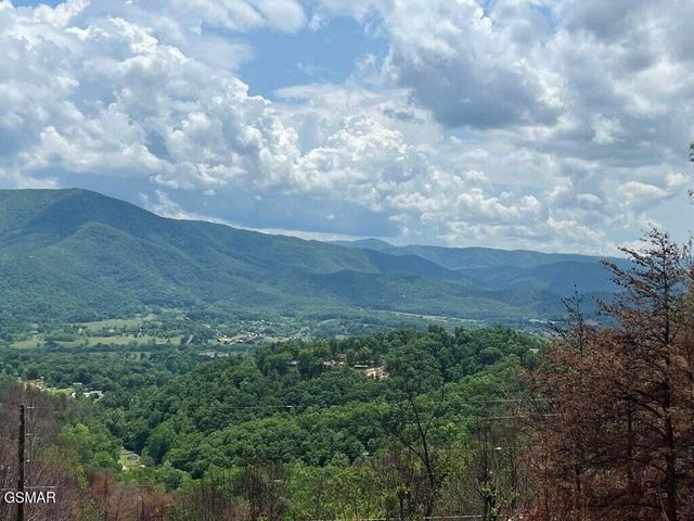 2518 Hatcher Mtn Road, Sevierville, TN 37862