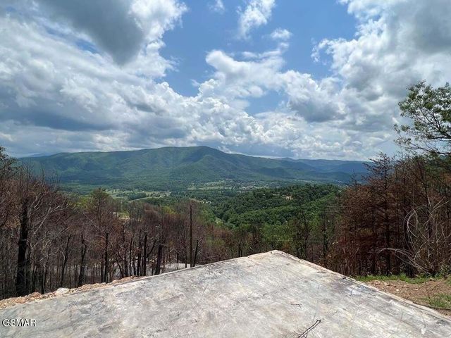 2518 Hatcher Mtn Road, Sevierville, TN 37862