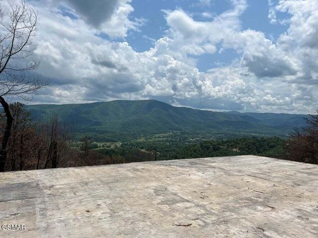 2518 Hatcher Mtn Road, Sevierville, TN 37862