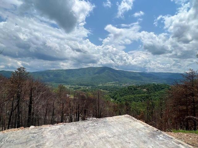 2518 Hatcher Mtn Road, Sevierville, TN 37862