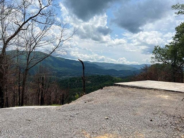 2518 Hatcher Mtn Road, Sevierville, TN 37862