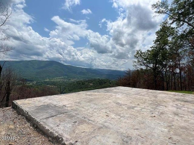 2518 Hatcher Mtn Road, Sevierville, TN 37862
