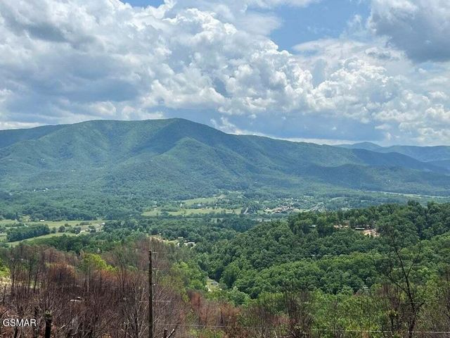 2518 Hatcher Mtn Road, Sevierville, TN 37862