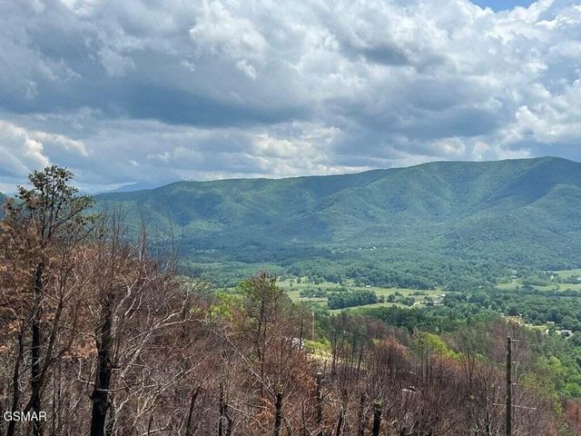 2518 Hatcher Mtn Road, Sevierville, TN 37862
