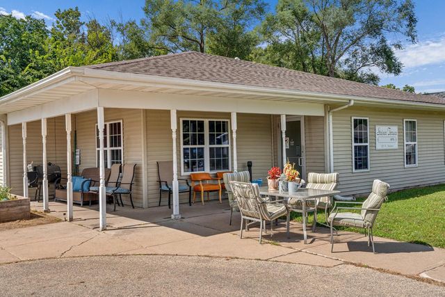 121 Steiner TERRACE, Prairie Du Chien, WI 53821