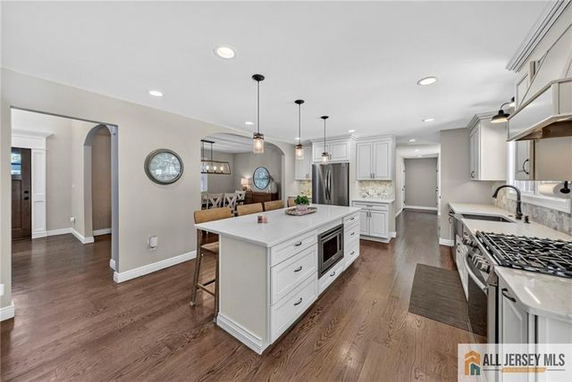 43 Pennington Avenue, Colonia, NJ 07067