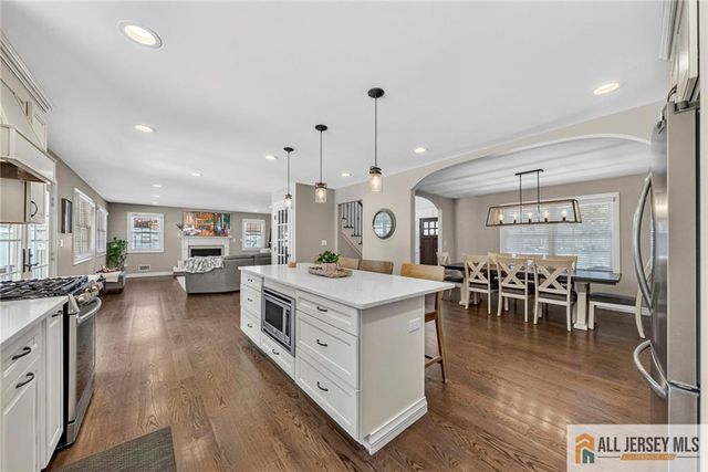 43 Pennington Avenue, Colonia, NJ 07067