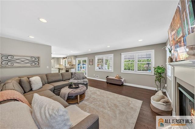 43 Pennington Avenue, Colonia, NJ 07067