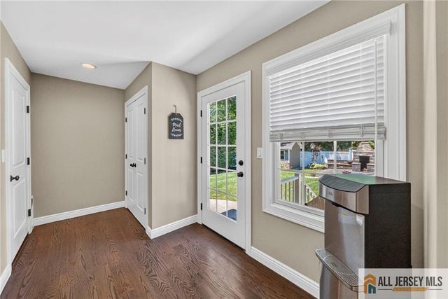 43 Pennington Avenue, Colonia, NJ 07067