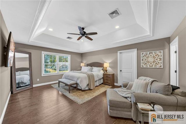 43 Pennington Avenue, Colonia, NJ 07067