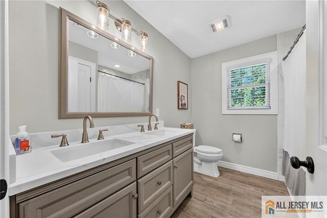 43 Pennington Avenue, Colonia, NJ 07067