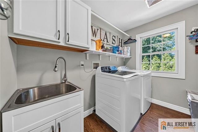 43 Pennington Avenue, Colonia, NJ 07067