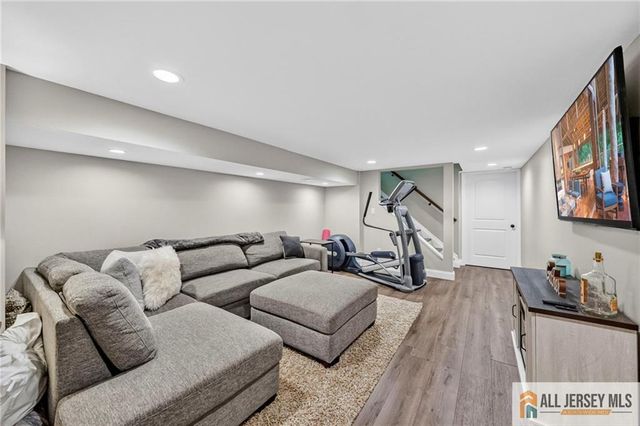 43 Pennington Avenue, Colonia, NJ 07067
