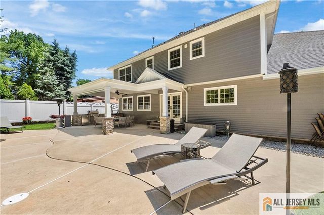 43 Pennington Avenue, Colonia, NJ 07067