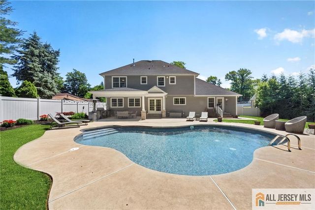 43 Pennington Avenue, Colonia, NJ 07067