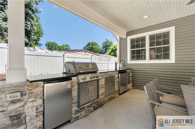 43 Pennington Avenue, Colonia, NJ 07067