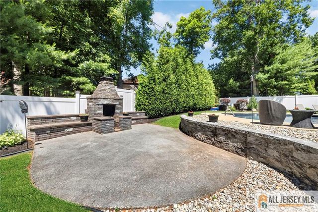 43 Pennington Avenue, Colonia, NJ 07067