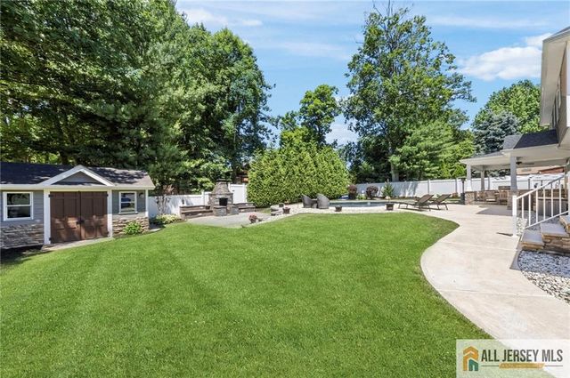43 Pennington Avenue, Colonia, NJ 07067