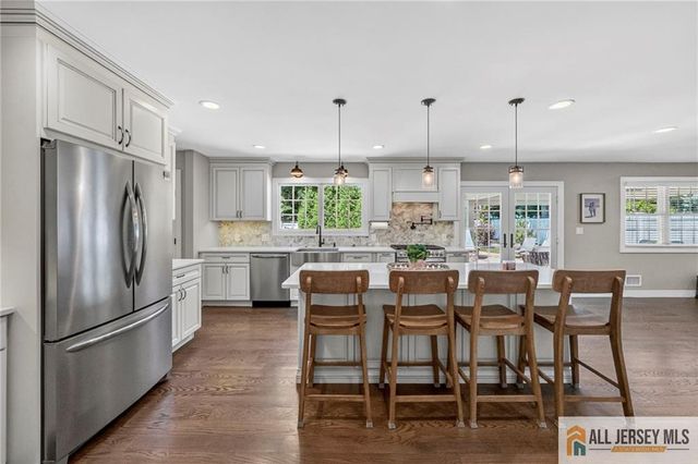 43 Pennington Avenue, Colonia, NJ 07067