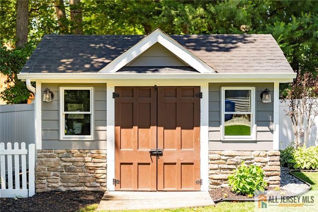 43 Pennington Avenue, Colonia, NJ 07067