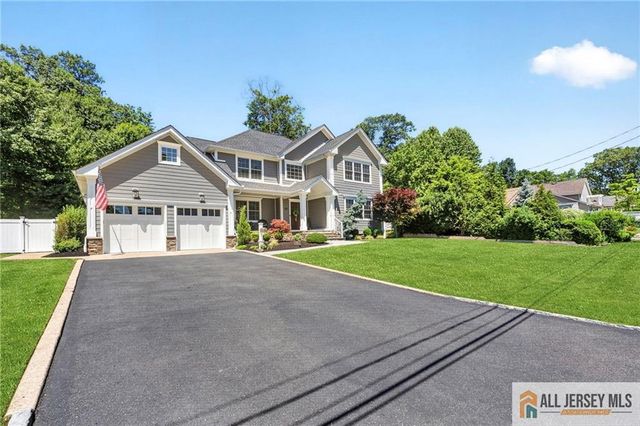 43 Pennington Avenue, Colonia, NJ 07067