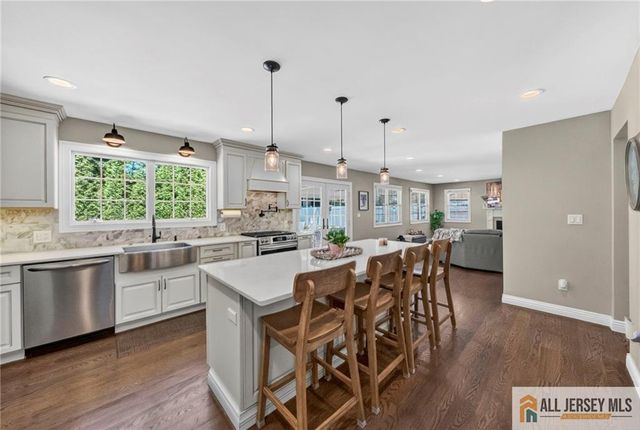 43 Pennington Avenue, Colonia, NJ 07067