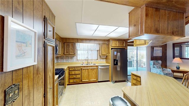 18601 Newland 15, Huntington Beach, CA 92646