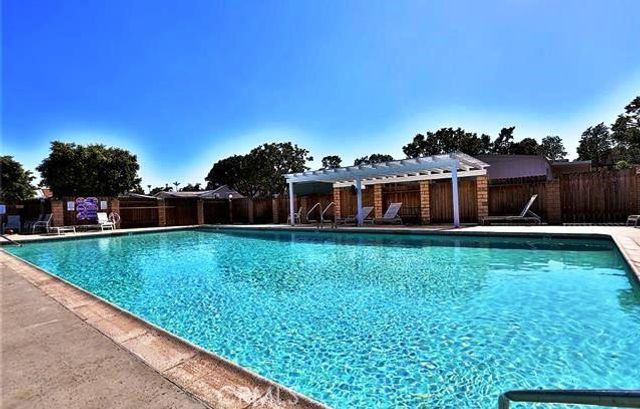 18601 Newland 15, Huntington Beach, CA 92646