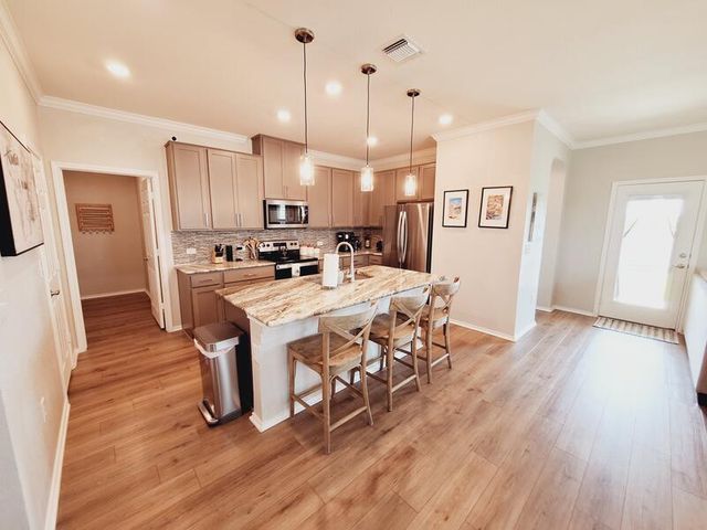 7911 Libretto LN, Austin, TX 78744